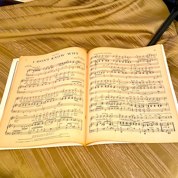 Vintage Bing Crosby Songbook With Cords - Picture 4 of 5